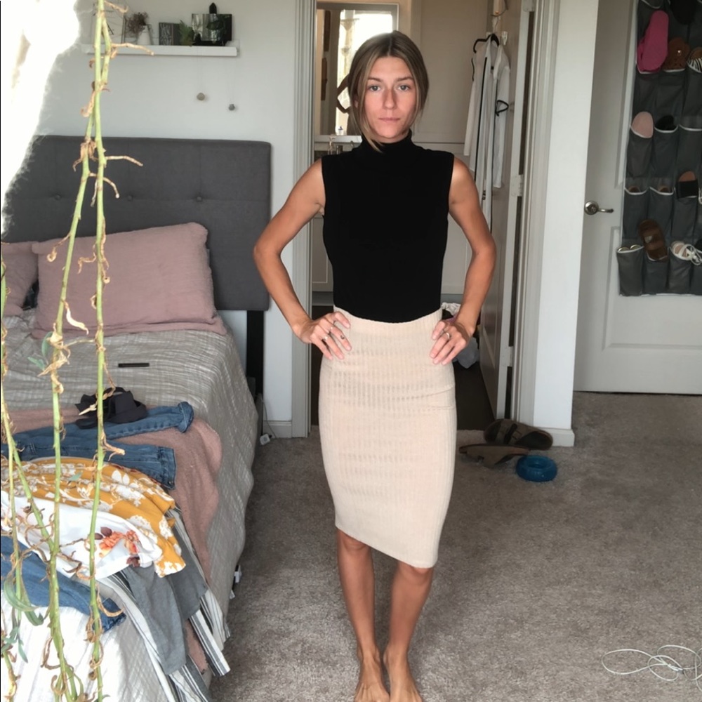 Light tan pencil skirt